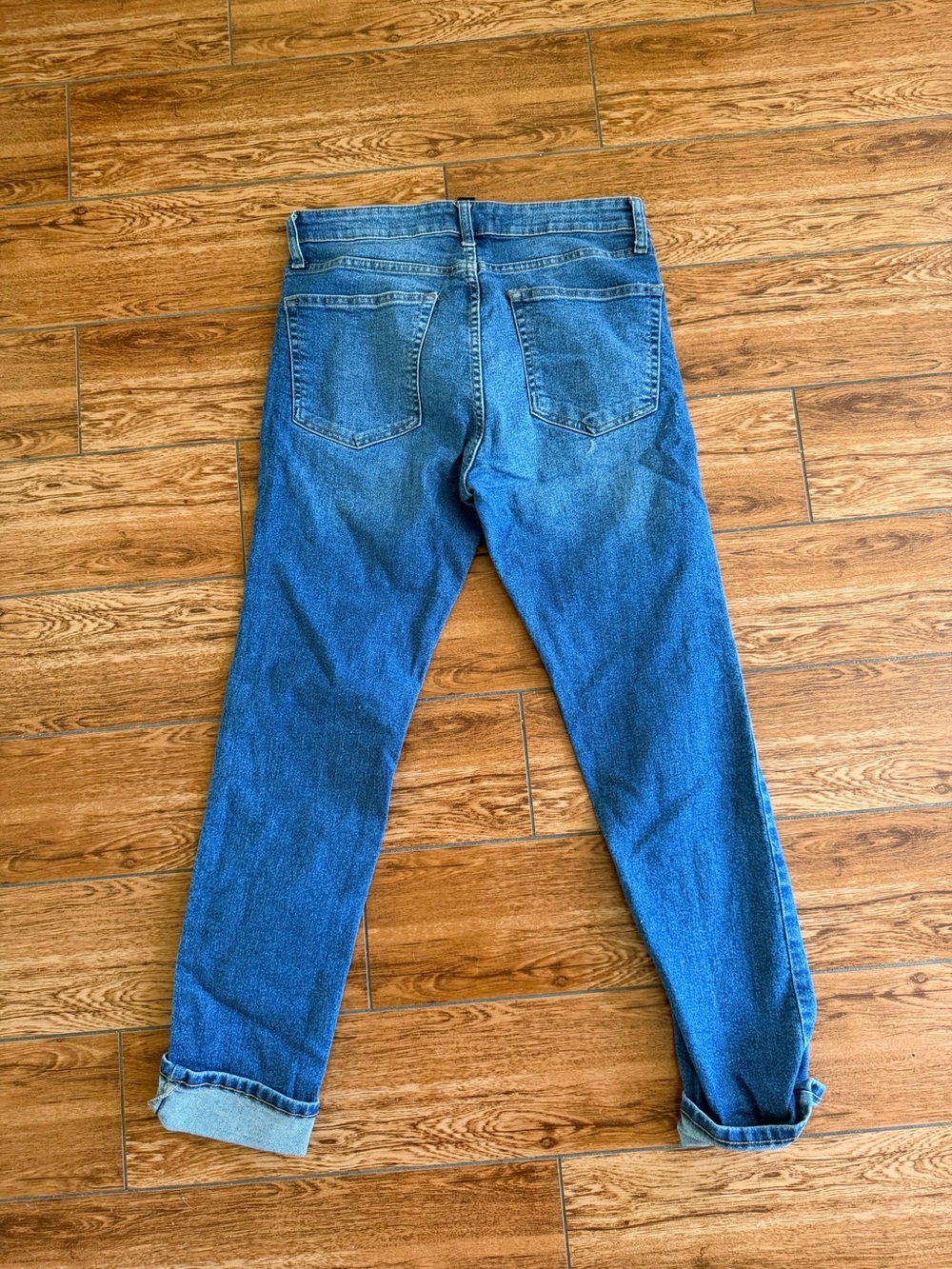 Forever 21 Men’s Medium Blue Denim Jeans - Picture 2 of 3